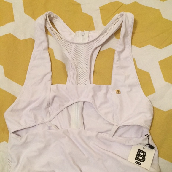Bfyne WHITE One-Piece Size: Large - Picture 3 of 4